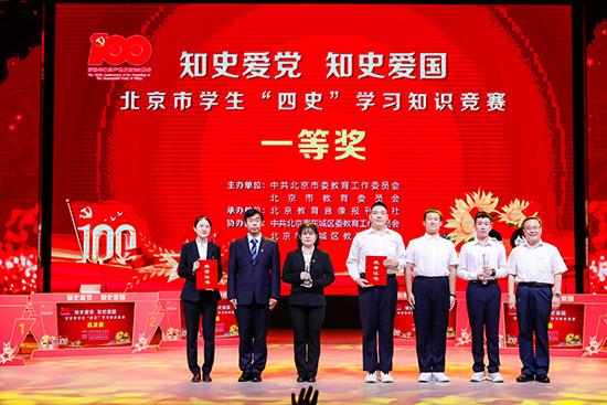 应家柏:澳门赛驹到港出赛需符合条件,不会开特别通道!